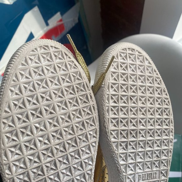 Puma Clyde UNDFT Undefeated 8.0 us Gold Rare - Picture 4 of 6